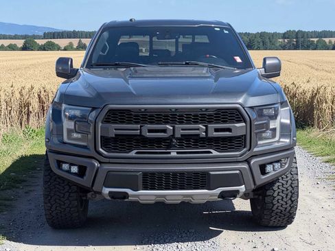 Used 2018 Ford F150 Raptor w/ Equipment Group 802A Luxury image 9