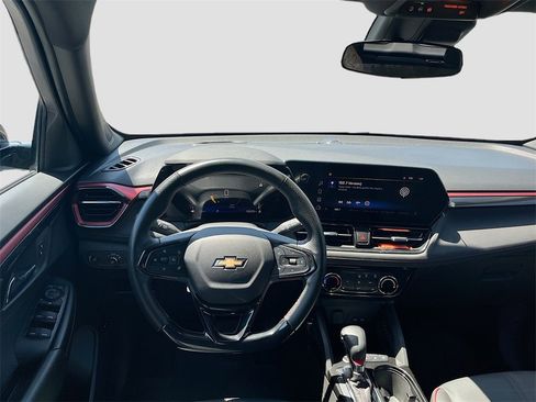 Used 2024 Chevrolet TrailBlazer RS w/ Driver Confidence Package image 22