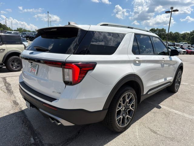 Used 2025 Ford Explorer Platinum w/ Ultimate Package AWD/4WD image 7