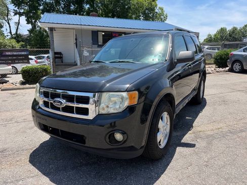 Used 2011 Ford Escape XLT w/ 203A Rapid Spec Order Code AWD/4WD image 1