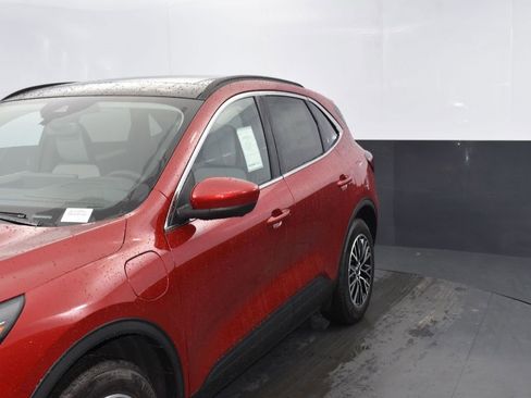 New 2025 Ford Escape SE w/ PHEV Premium Package image 5
