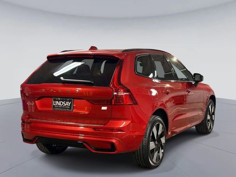 Used 2024 Volvo XC60 T8 Plus w/ Protection Package Premier AWD/4WD image 10