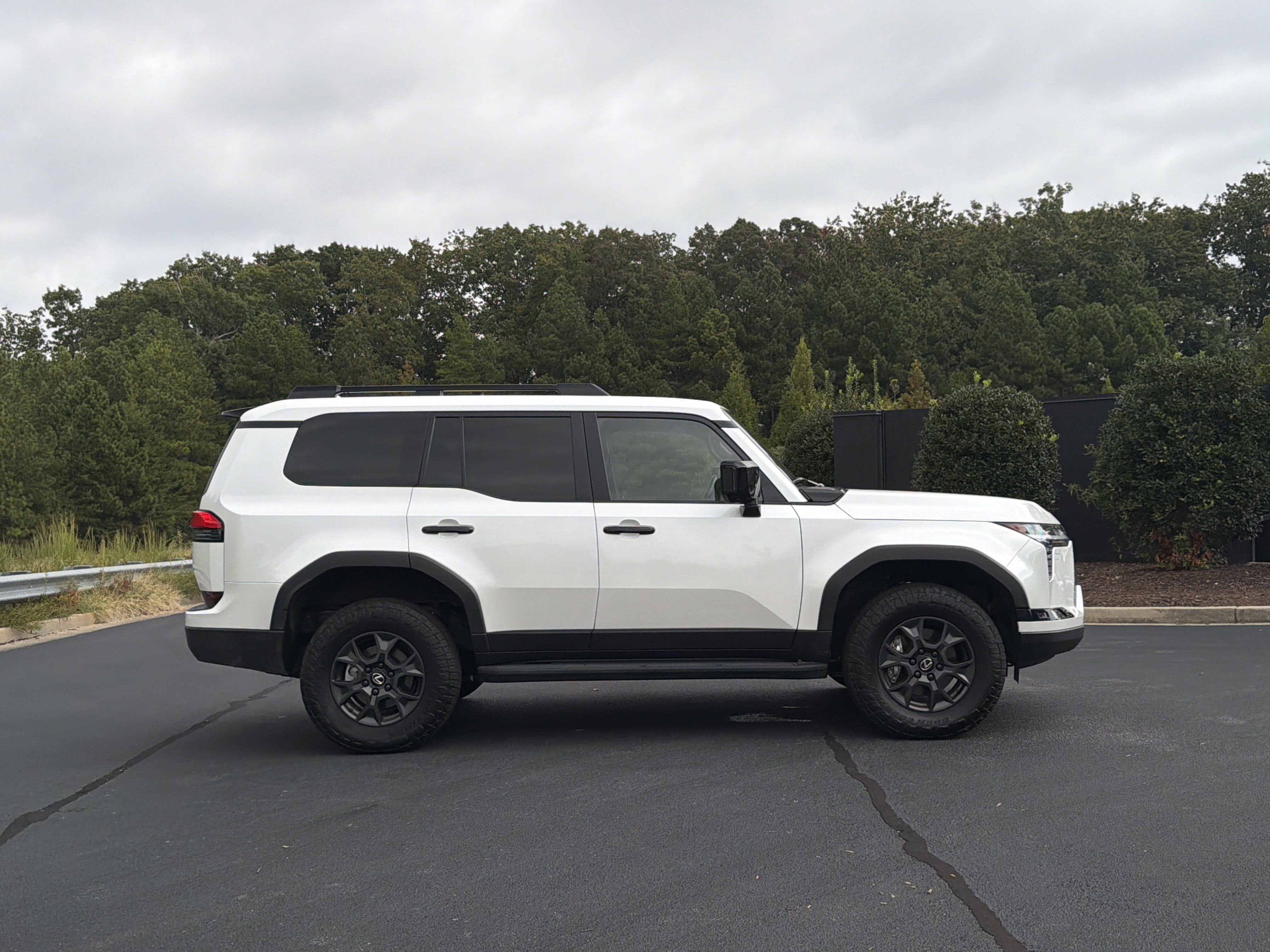 Used 2025 Lexus GX 550 AWD/4WD image 5