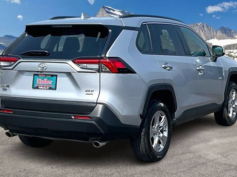 Used 2025 Toyota RAV4 XLE AWD/4WD image 2