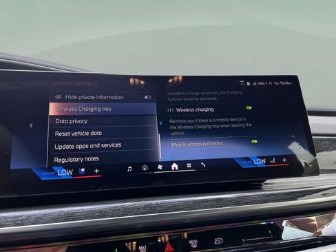 Used 2025 BMW 750e xDrive w/ Executive Package image 23