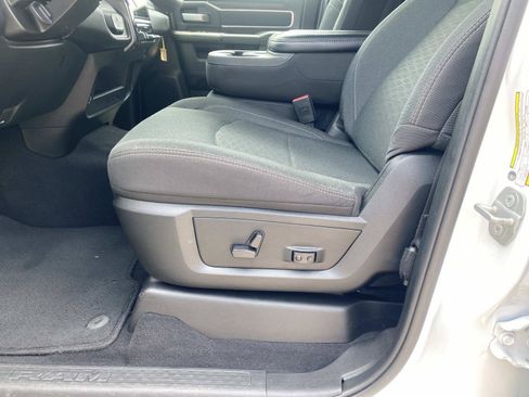 Used 2025 RAM 2500 Big Horn AWD/4WD image 24