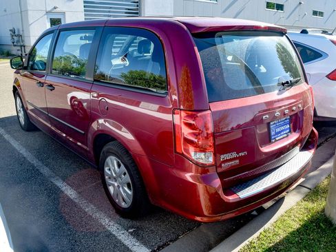 Used 2016 Dodge Grand Caravan American Value Package FWD image 17