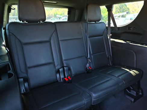 Used 2021 Chevrolet Suburban High Country image 12