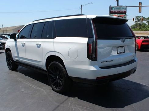 Used 2022 Cadillac Escalade ESV Sport Platinum w/ LPO, ONYX Package image 11