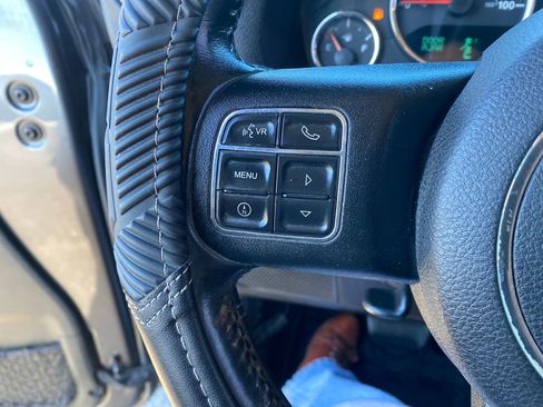 Used 2018 Jeep Wrangler Sport AWD/4WD image 32