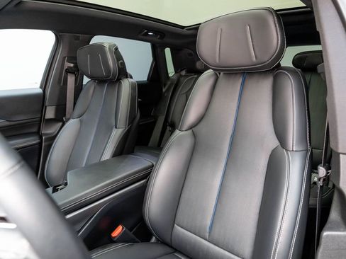 Used 2024 Cadillac Lyriq Luxury image 33