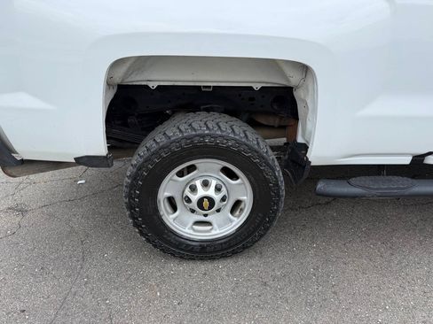 Used 2019 Chevrolet Silverado 2500 W/T AWD/4WD image 14