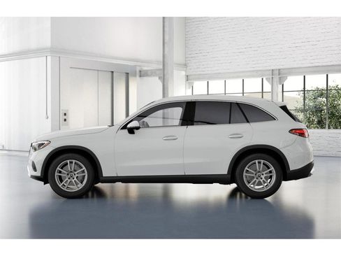 New 2025 Mercedes-Benz GLC 300 4MATIC image 34