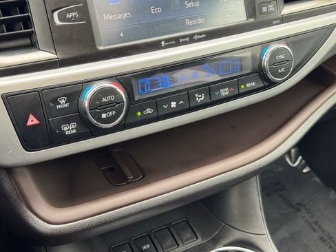 Used 2018 Toyota Highlander XLE image 38