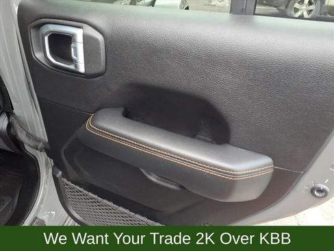 Used 2022 Jeep Wrangler Unlimited Sahara image 20