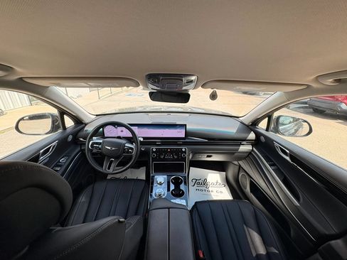 Used 2025 Genesis GV80 2.5T Standard AWD/4WD image 17