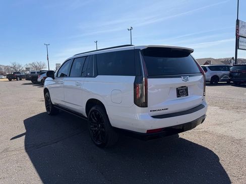 Used 2024 Cadillac Escalade ESV Sport Platinum w/ LPO, ONYX Package image 7
