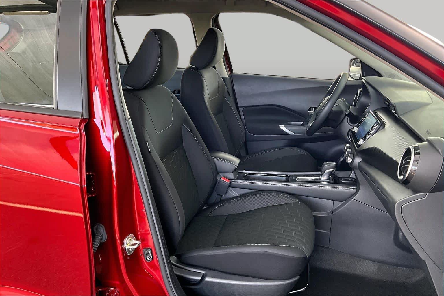 Certified 2023 Nissan Kicks SV FWD image 9