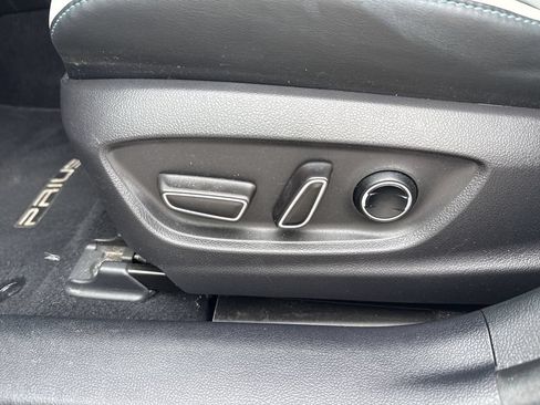 Used 2018 Toyota Prius Four w/ Advanced Technology Package FWD image 12