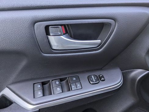 Used 2017 Toyota Camry SE image 14