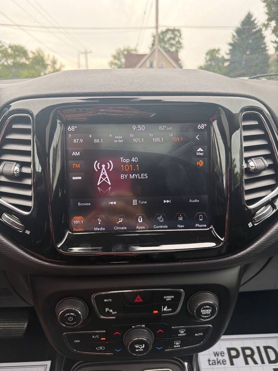 Used 2018 Jeep Compass Limited w/ Navigation Group AWD/4WD image 28