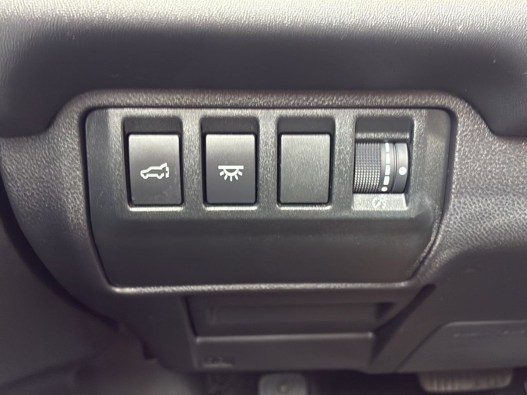 Used 2023 Subaru Ascent Limited w/ Technology Package AWD/4WD image 32