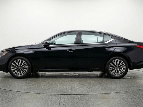 Used 2025 Nissan Altima 2.5 SV image 5