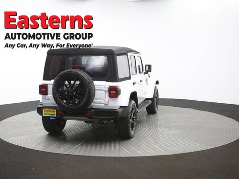 Used 2022 Jeep Wrangler Unlimited Sahara w/ Cold Weather Group AWD/4WD image 40