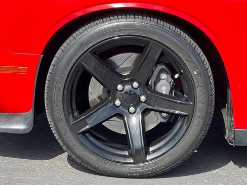 Used 2016 Dodge Challenger R/T Scat Pack w/ Leather Interior Group RWD image 27