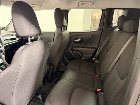 Certified 2023 Jeep Renegade Latitude image 27