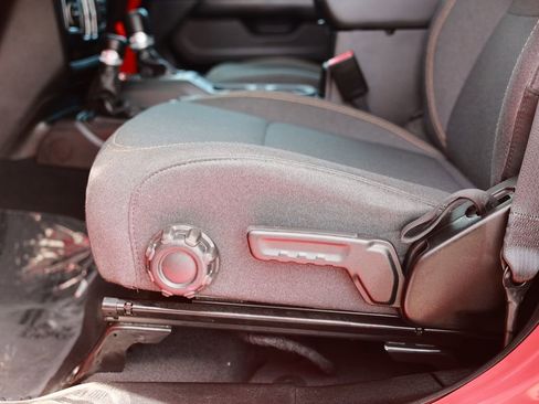 Used 2025 Jeep Wrangler Sahara 4xe image 20