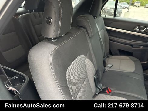 Used 2018 Ford Explorer XLT image 60