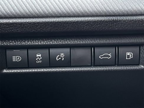 Used 2025 Toyota Camry Hybrid image 20