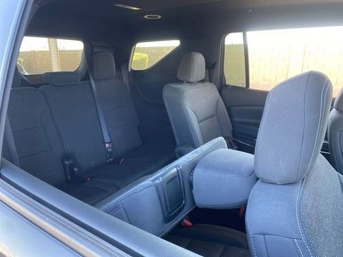 Used 2024 Chevrolet Traverse LT FWD image 6
