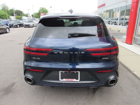 Used 2022 Genesis GV70 2.5T w/ Sport Prestige Package AWD/4WD image 6