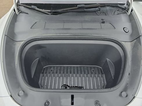 Used 2023 Tesla Model Y Long Range image 29