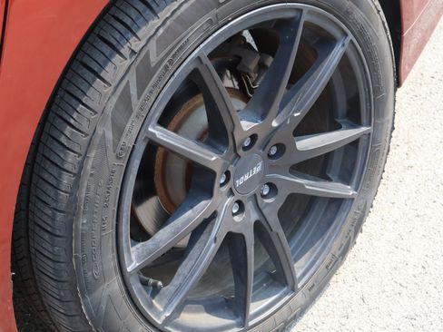 Used 2014 Ford Fusion SE w/ Equipment Group 202A FWD image 38