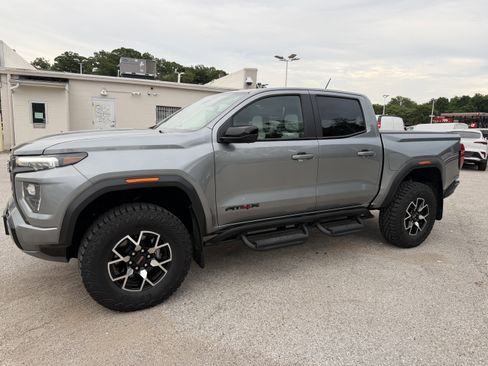 Used 2024 GMC Canyon AT4X AWD/4WD image 3