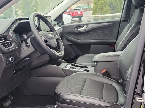 Used 2024 Ford Escape SE image 8