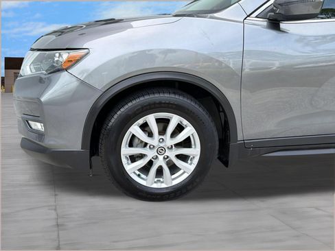Used 2018 Nissan Rogue SV FWD image 12