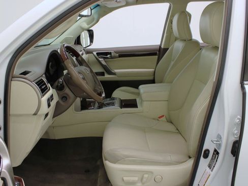 Used 2014 Lexus GX 460 w/ Premium Package AWD/4WD image 33