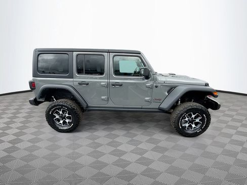 Used 2021 Jeep Wrangler Unlimited Rubicon w/ Cold Weather Group AWD/4WD image 5