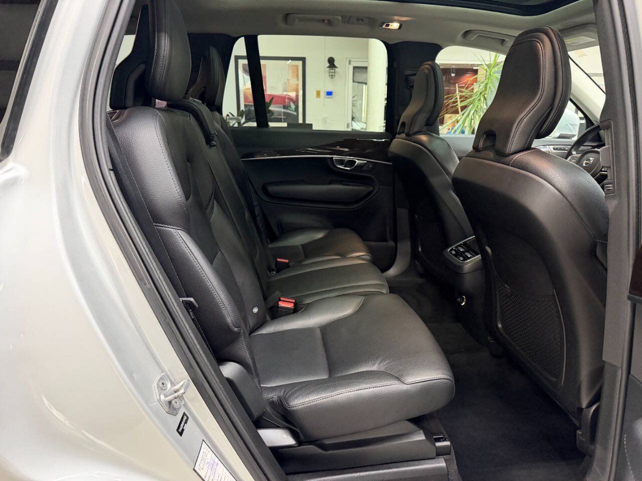 Used 2019 Volvo XC90 T6 Momentum AWD/4WD image 17