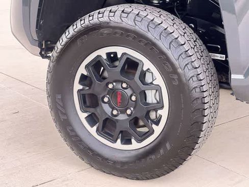 Used 2024 Toyota Tacoma SR RWD image 9