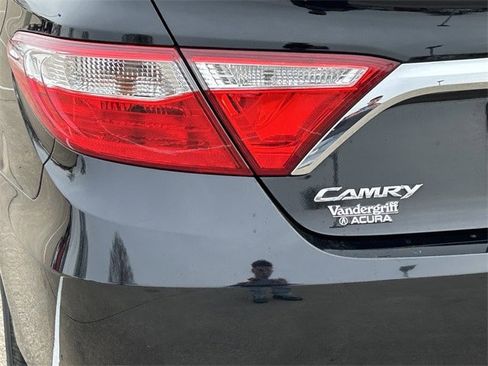 Used 2017 Toyota Camry image 7