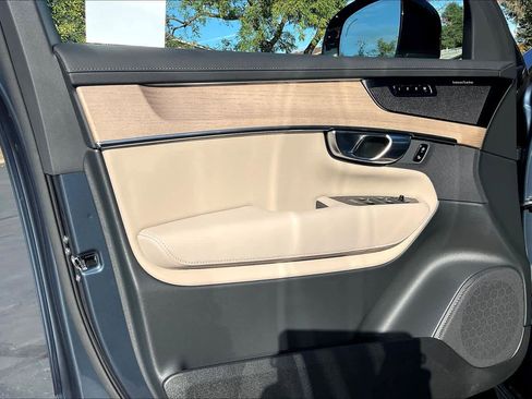 New 2026 Volvo XC90 B6 Ultra w/ Protection Package Premier image 24