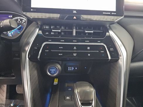 Used 2021 Toyota Venza image 24