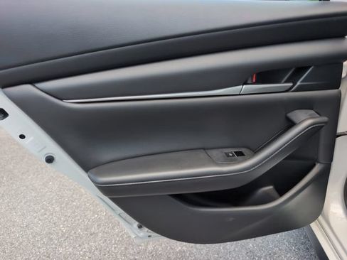 Used 2023 MAZDA MAZDA3 s FWD image 30