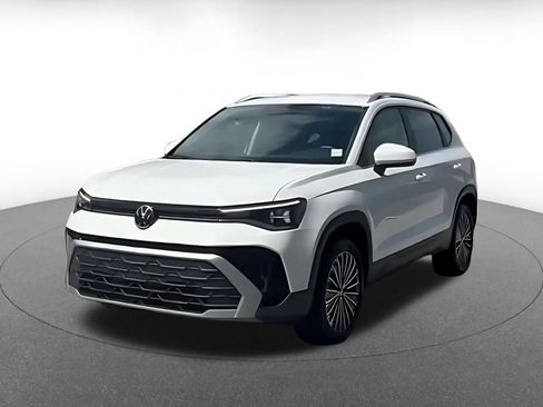 Used 2026 Volkswagen Taos SE FWD image 8