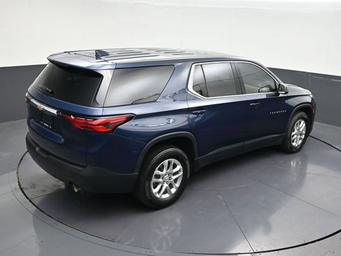 Used 2023 Chevrolet Traverse LS FWD image 19